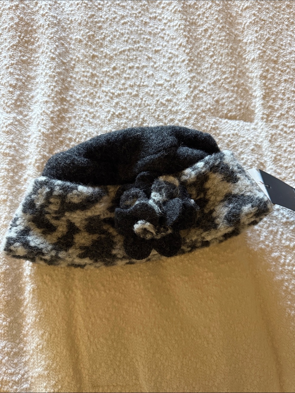 Wool hat - Picture 2 of 3